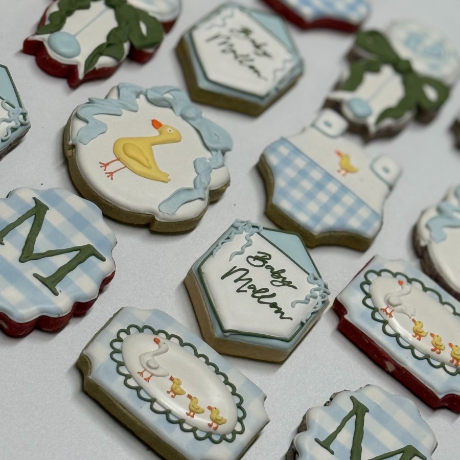 Detailed dozen
